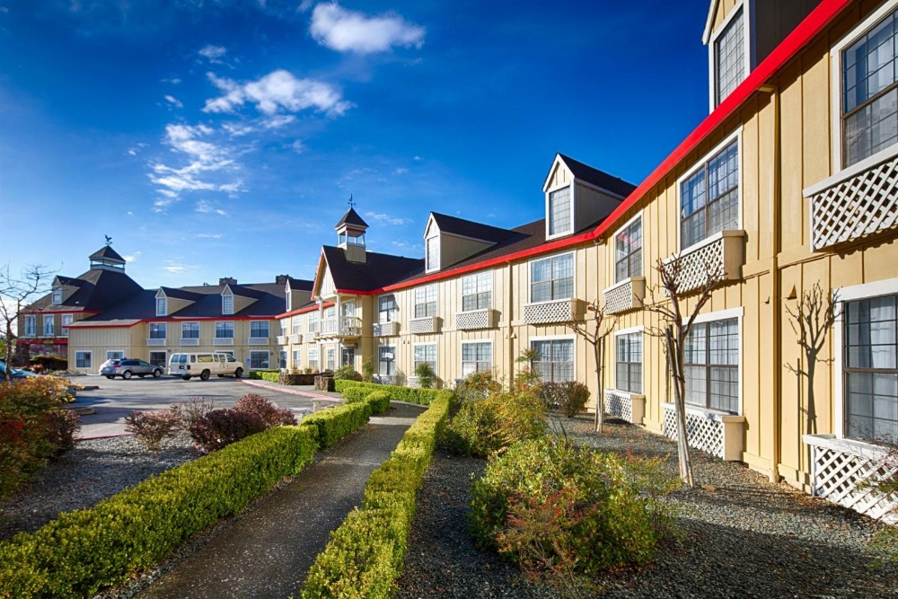 Red Lion Inn & Suites Auburn Main image