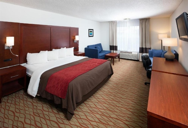 Red Lion Inn & Suites Auburn image 8